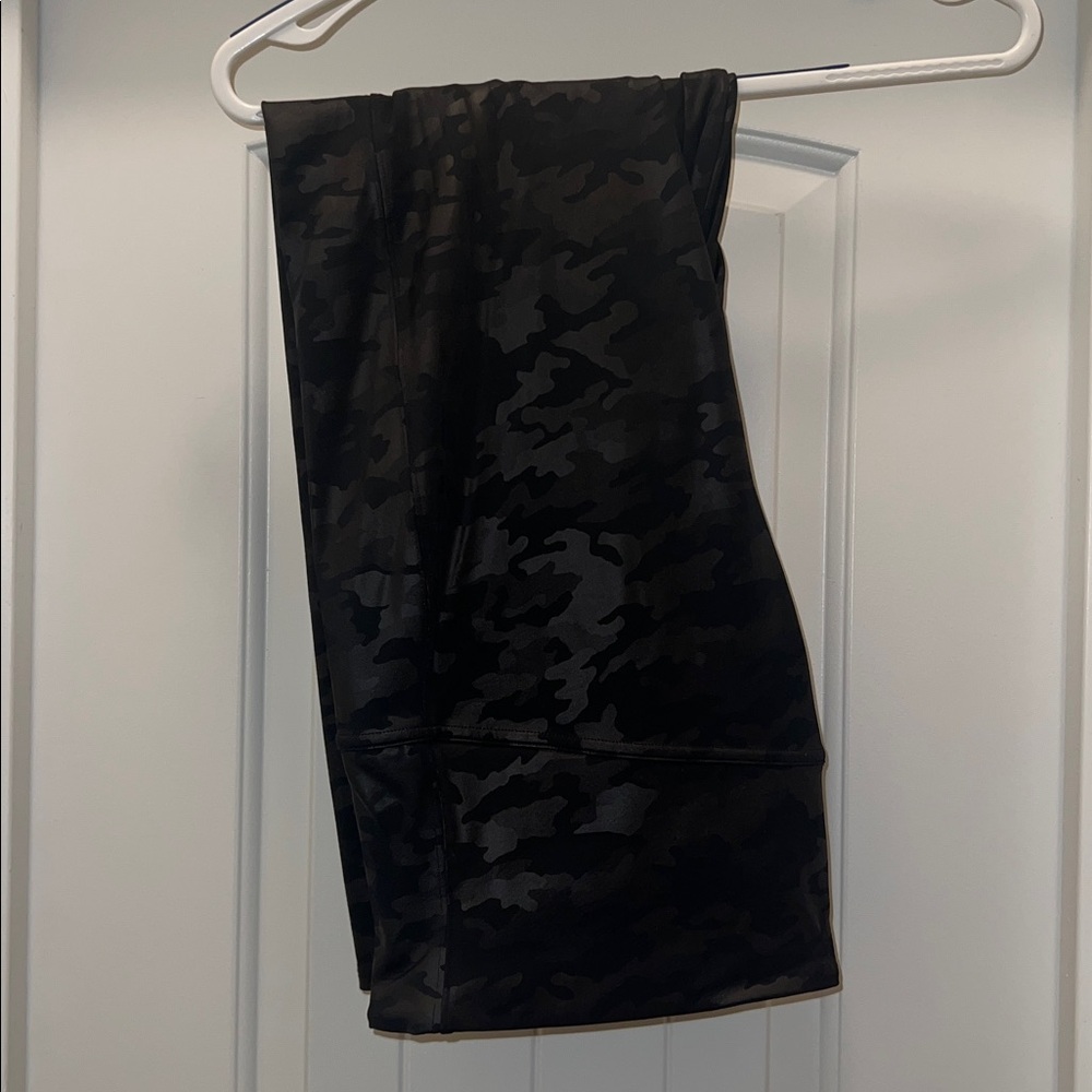 SPANX Black Camouflage Leggings